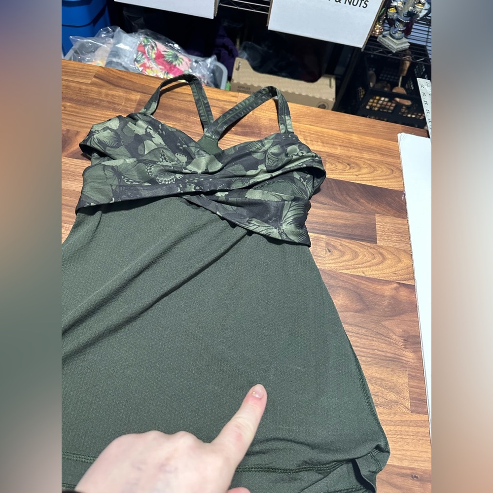 Lululemon Athletica Wrap Tank Top Green Women’s Medium - Picture 8 of 16